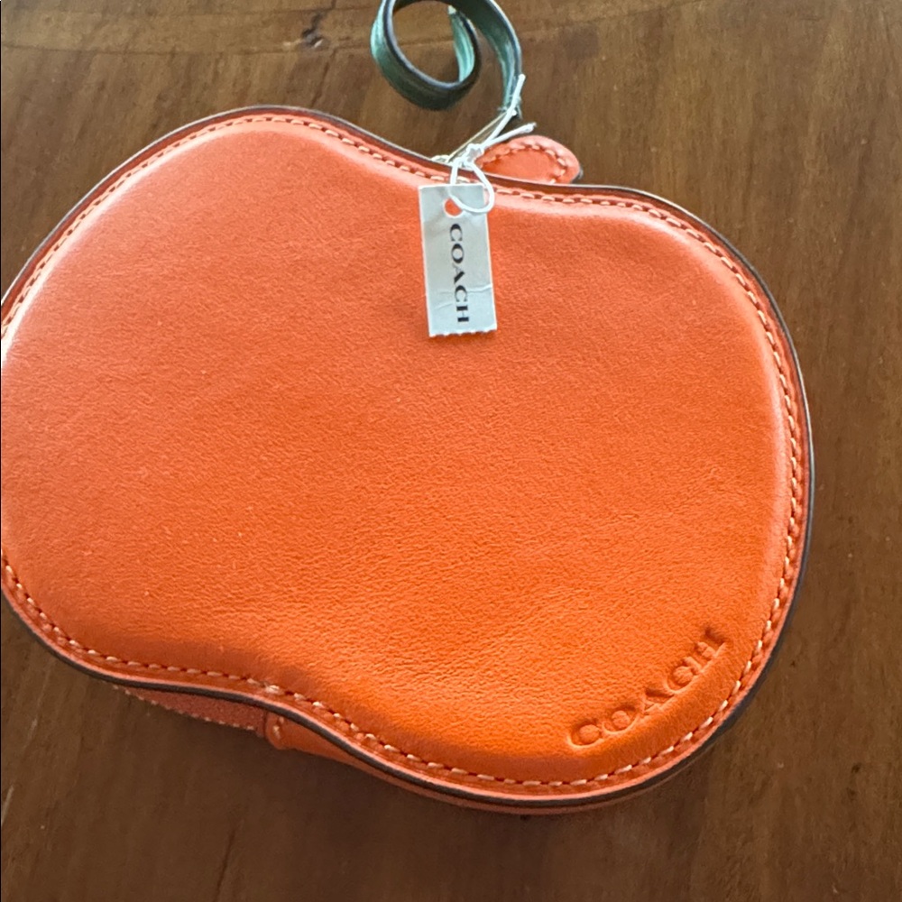 ✨NWT✨ Coach Halloween Pumpkin Coin Case 🎃 - Picture 2 of 5